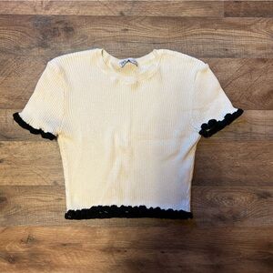 zara cream lettuce black edge ribbed short sleeve shirt